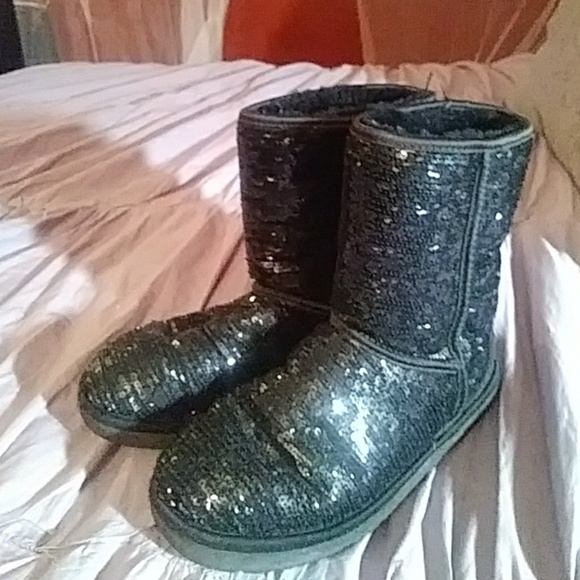 UGGS super cute sparkly boots - Picture 3 of 5
